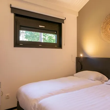 Chalet Modern With Air Conditioning, On A At 12 Km From Eindhoven *